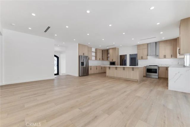 4316 Topanga Canyon, Woodland Hills, CA 91364