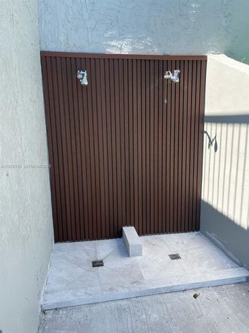 4000 NE 168th St 110A, North Miami Beach, FL 33160