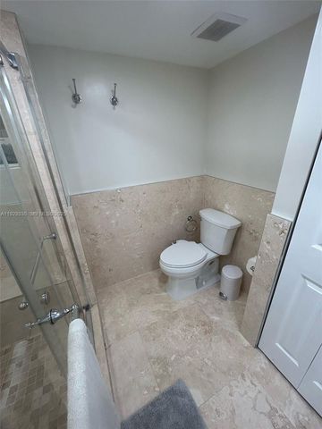 4000 NE 168th St 110A, North Miami Beach, FL 33160