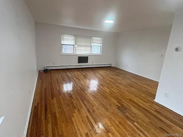 15184 17th Road 2, Whitestone, NY 11357