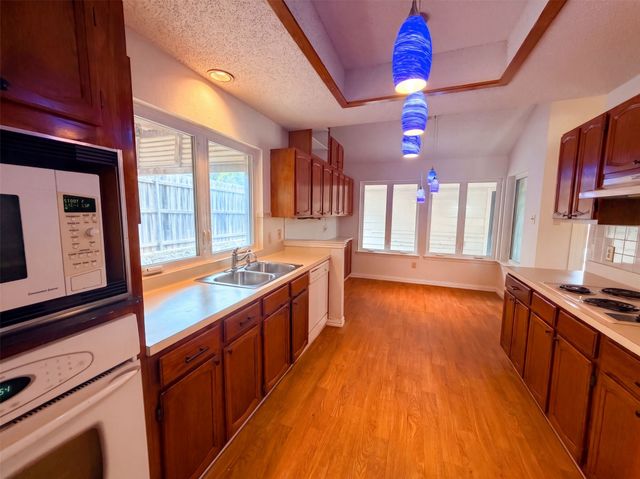 301 Hillside Court, Garland, TX 75043