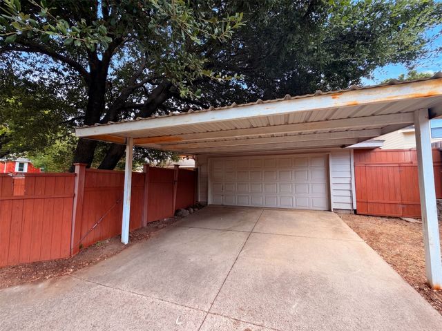 301 Hillside Court, Garland, TX 75043