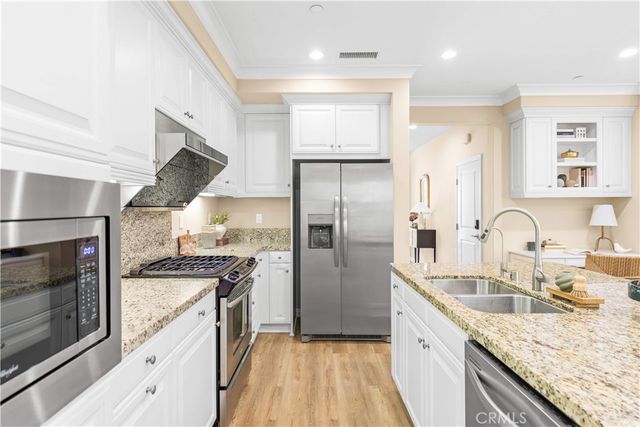 30 Larkfield, Irvine, CA 92620