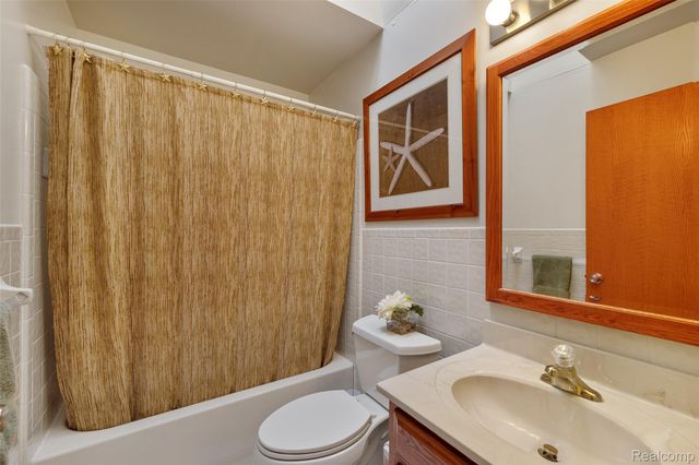 46405 Oaklawn Street, Macomb Township, MI 48042