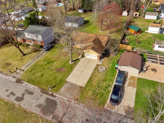 46405 Oaklawn Street, Macomb Township, MI 48042