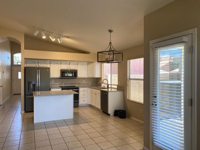 1277 W Myrna Lane, Tempe, AZ 85284