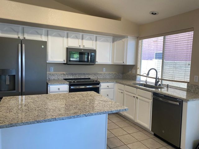 1277 W Myrna Lane, Tempe, AZ 85284