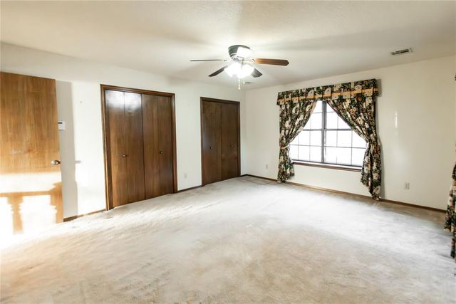 11512 Robinwood Lane, Oklahoma City, OK 73131