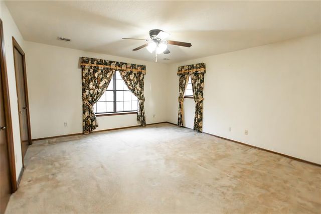 11512 Robinwood Lane, Oklahoma City, OK 73131