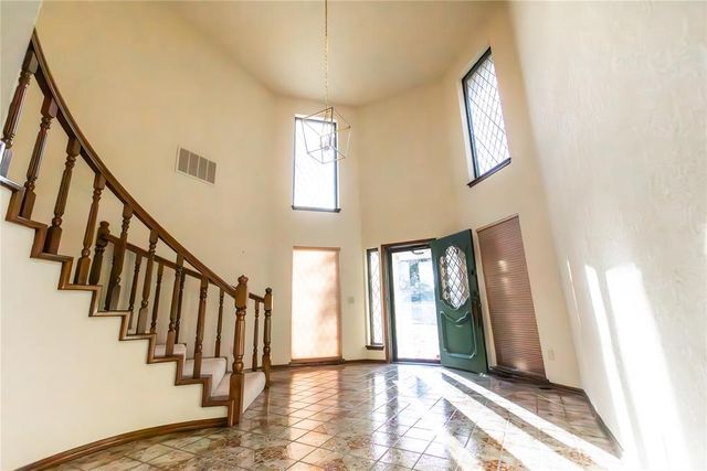 11512 Robinwood Lane, Oklahoma City, OK 73131