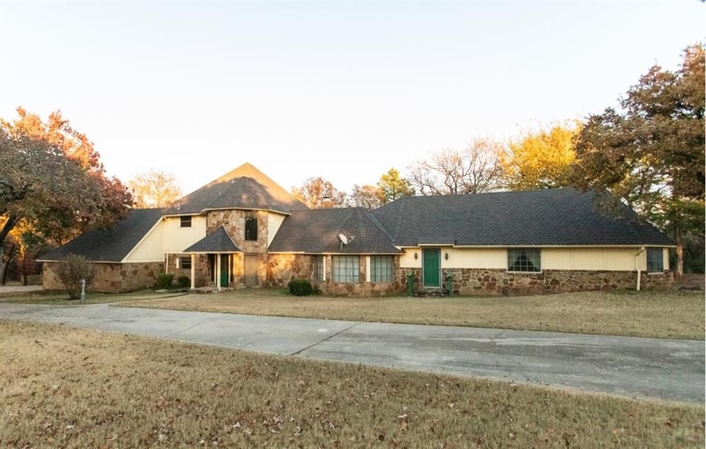 11512 Robinwood Lane, Oklahoma City, OK 73131