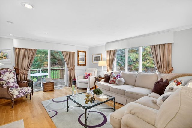 1 Par 3 Court UNIT 1, Mashpee, MA 02649