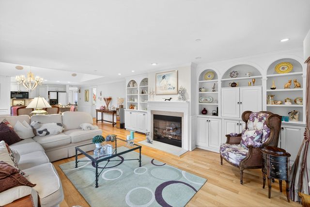 1 Par 3 Court UNIT 1, Mashpee, MA 02649