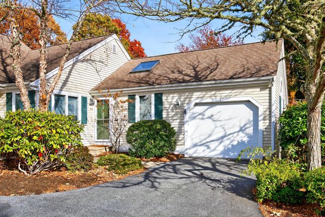 1 Par 3 Court UNIT 1, Mashpee, MA 02649