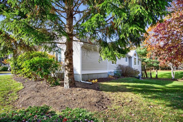 1 Par 3 Court UNIT 1, Mashpee, MA 02649