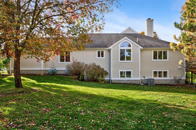 1 Par 3 Court UNIT 1, Mashpee, MA 02649