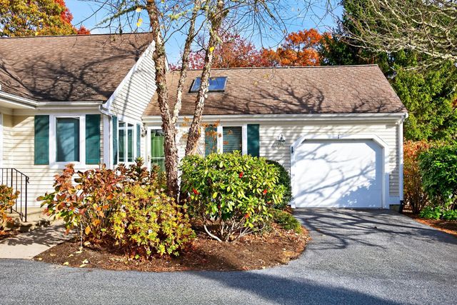 1 Par 3 Court UNIT 1, Mashpee, MA 02649
