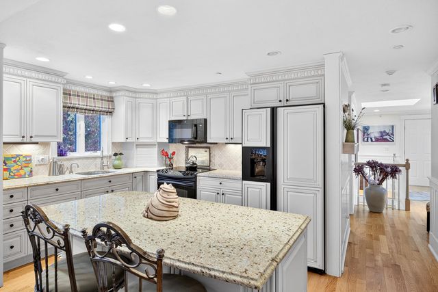 1 Par 3 Court UNIT 1, Mashpee, MA 02649