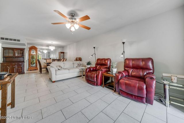 1602 Gardiner Ln, 222, Louisville, KY 40205