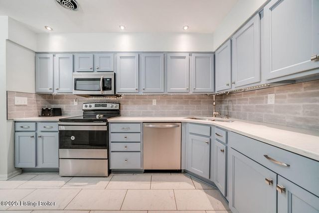 1602 Gardiner Ln, 222, Louisville, KY 40205