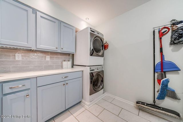 1602 Gardiner Ln, 222, Louisville, KY 40205