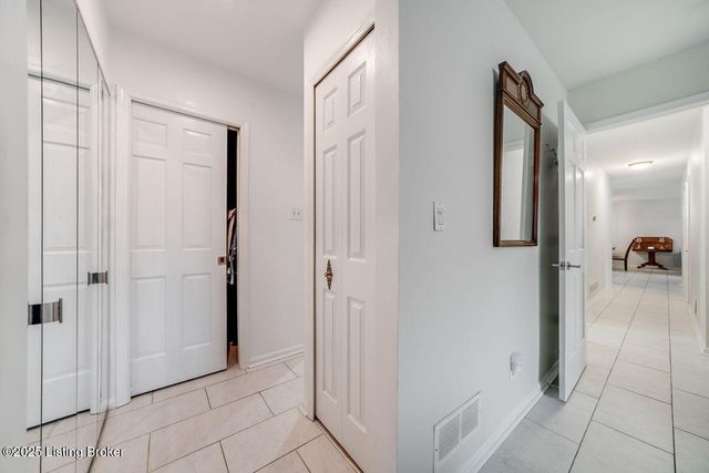 1602 Gardiner Ln, 222, Louisville, KY 40205