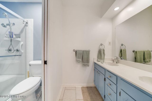 1602 Gardiner Ln, 222, Louisville, KY 40205