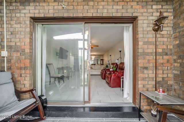 1602 Gardiner Ln, 222, Louisville, KY 40205