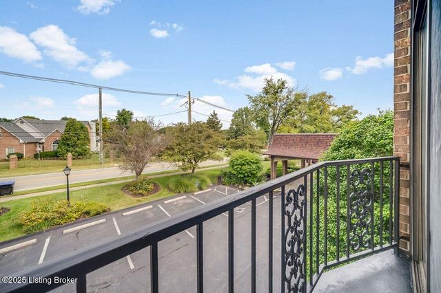 1602 Gardiner Ln, 222, Louisville, KY 40205