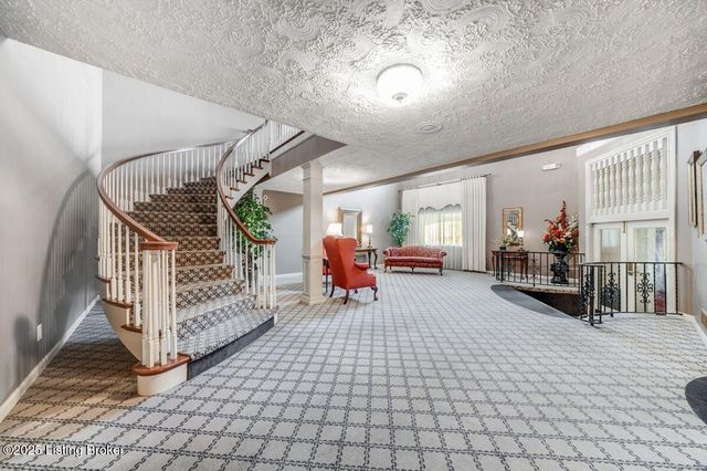 1602 Gardiner Ln, 222, Louisville, KY 40205