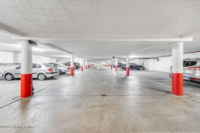 1602 Gardiner Ln, 222, Louisville, KY 40205