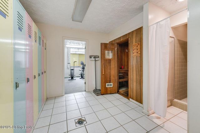 1602 Gardiner Ln, 222, Louisville, KY 40205