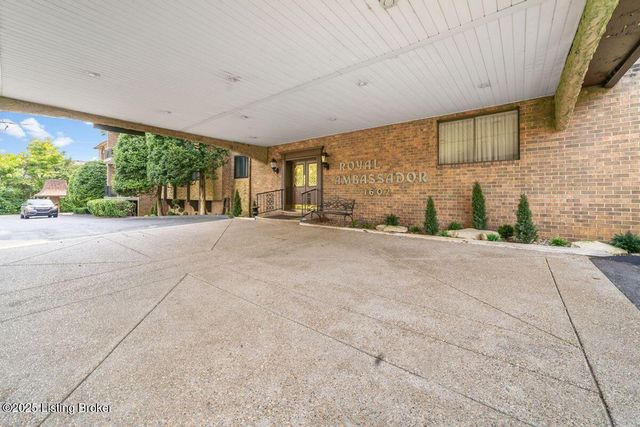 1602 Gardiner Ln, 222, Louisville, KY 40205