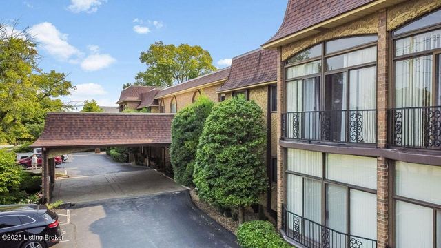 1602 Gardiner Ln, 222, Louisville, KY 40205