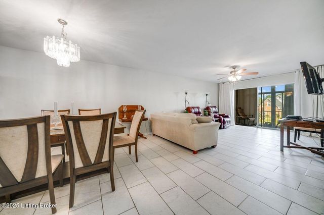 1602 Gardiner Ln, 222, Louisville, KY 40205