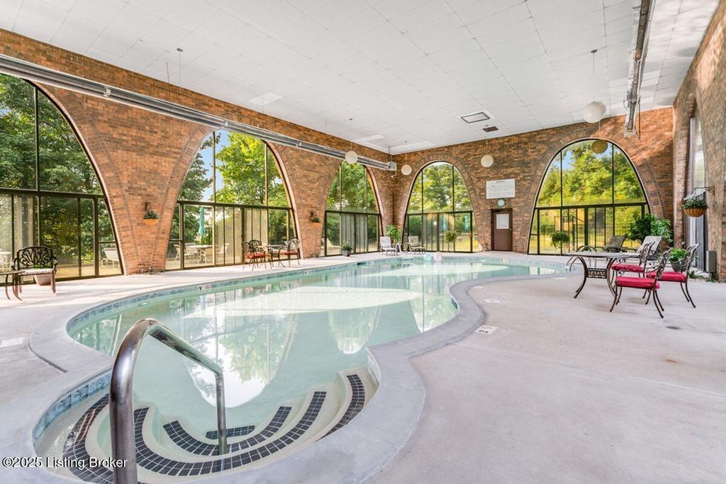 1602 Gardiner Ln, 222, Louisville, KY 40205