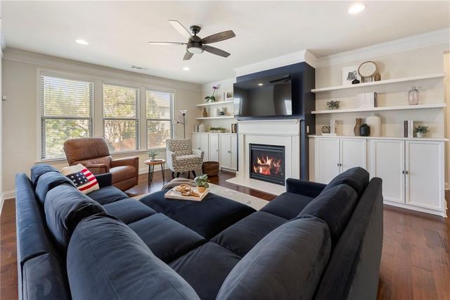 704 Hedge Brook Drive, Woodstock, GA 30188