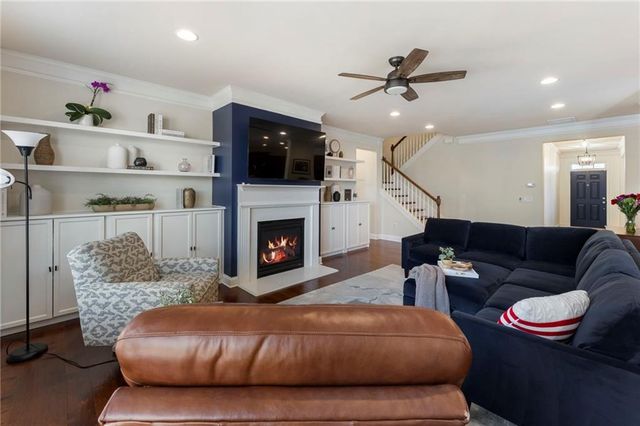 704 Hedge Brook Drive, Woodstock, GA 30188