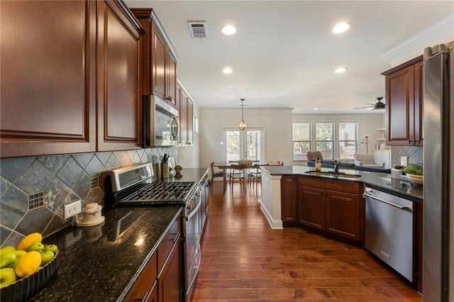 704 Hedge Brook Drive, Woodstock, GA 30188