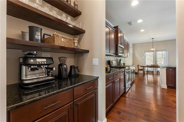 704 Hedge Brook Drive, Woodstock, GA 30188