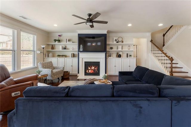 704 Hedge Brook Drive, Woodstock, GA 30188