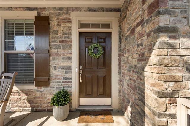 704 Hedge Brook Drive, Woodstock, GA 30188