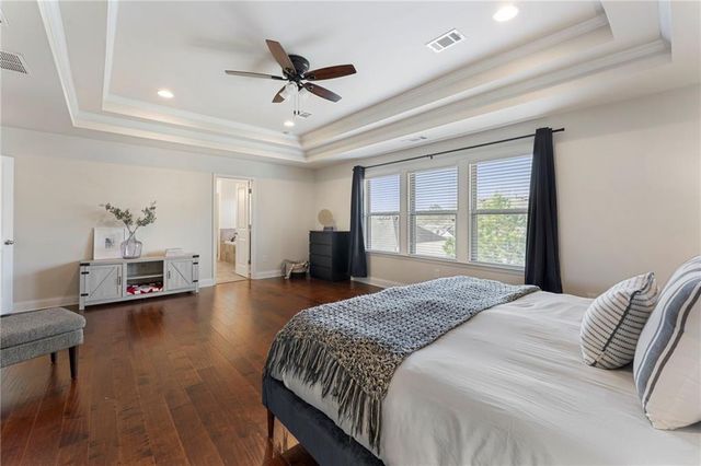 704 Hedge Brook Drive, Woodstock, GA 30188