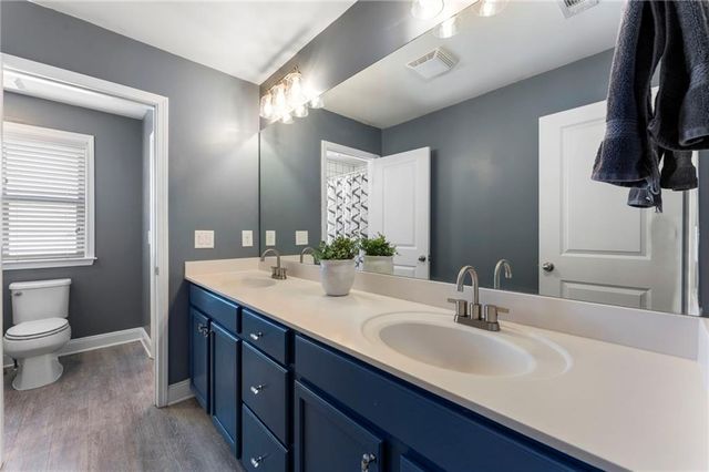 704 Hedge Brook Drive, Woodstock, GA 30188