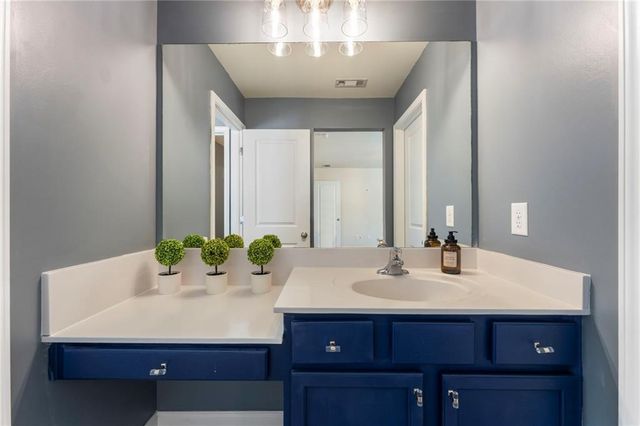 704 Hedge Brook Drive, Woodstock, GA 30188