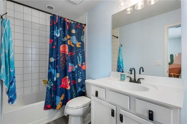 704 Hedge Brook Drive, Woodstock, GA 30188