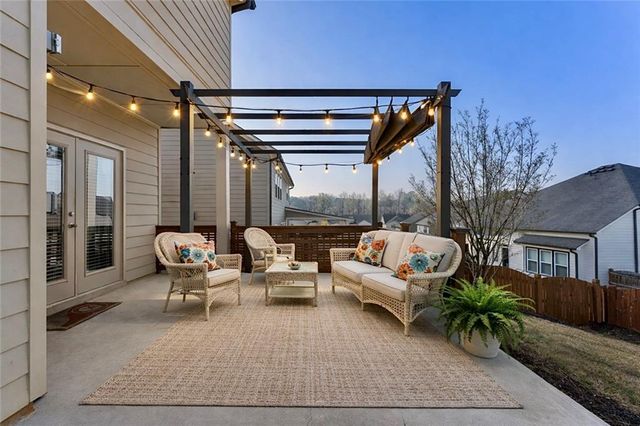 704 Hedge Brook Drive, Woodstock, GA 30188