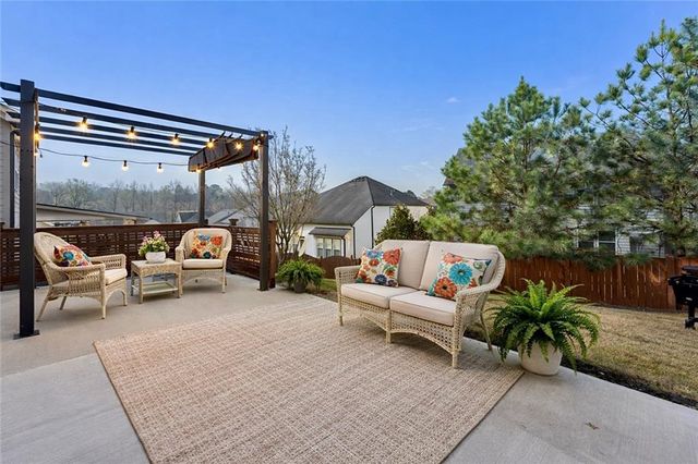 704 Hedge Brook Drive, Woodstock, GA 30188