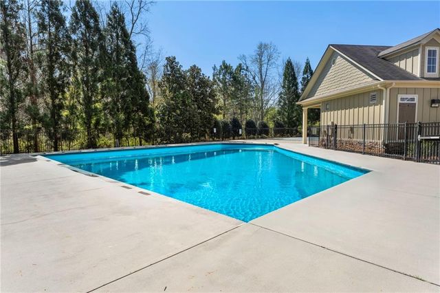704 Hedge Brook Drive, Woodstock, GA 30188