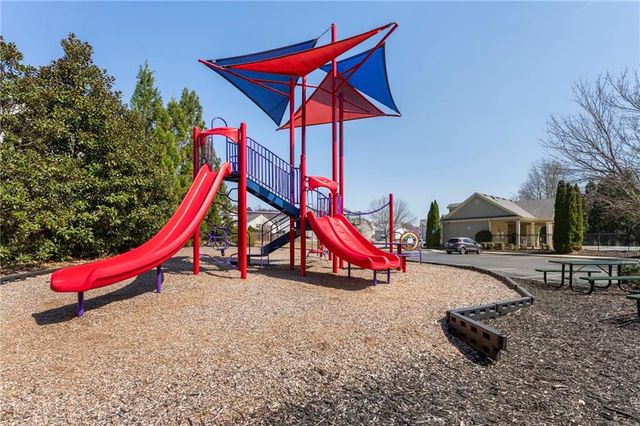 704 Hedge Brook Drive, Woodstock, GA 30188